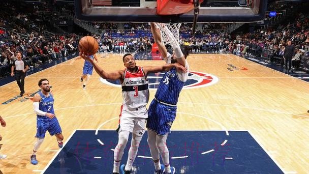 麦科勒姆27分萨尔23+8 奇才主场力克魔术